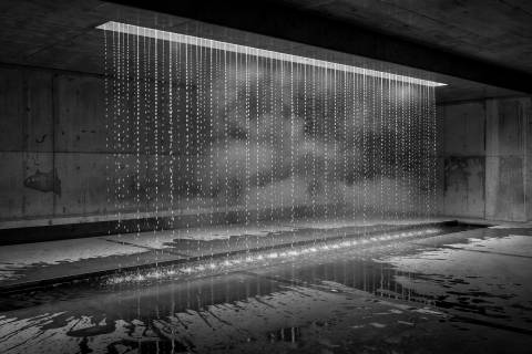 Cortina de Agua en blanco y negro