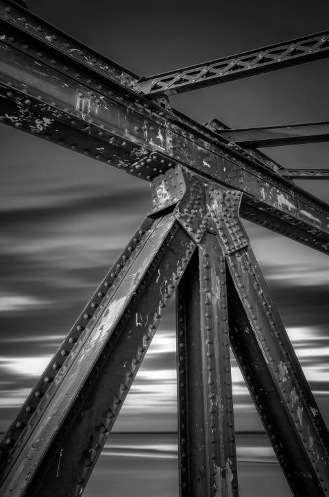 Remaches al Atardecer en blanco y negro
